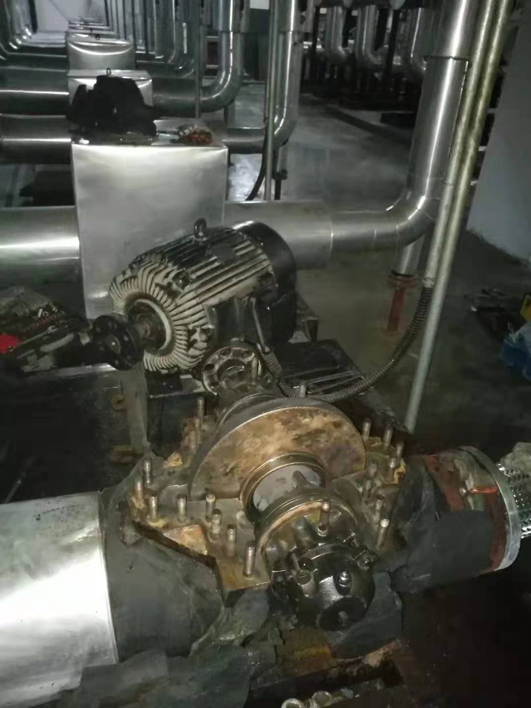 越洋广场格兰富双吸泵维保